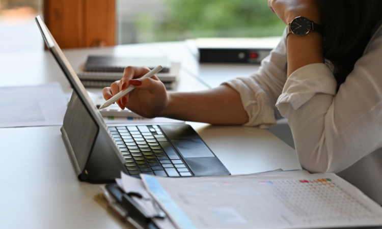 Hackathon pour simplifier les démarches administratives : ce qu'il faut savoir